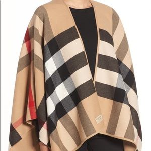 🤩BURBERRY HOUSE CHECK MERINO WOOL CAPE🤩